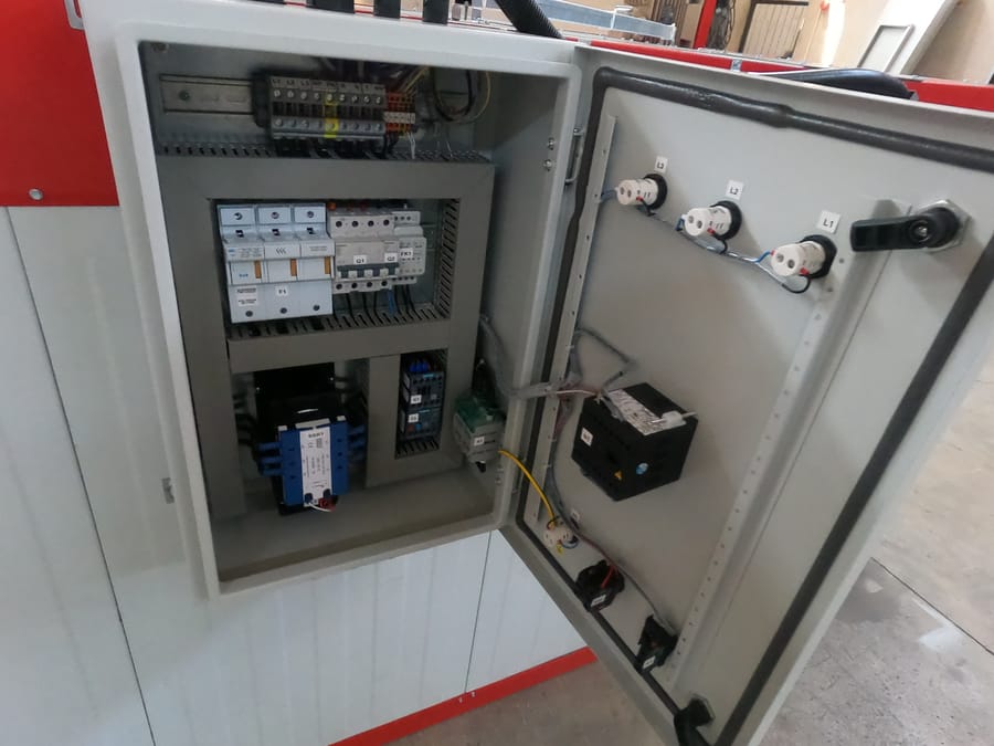 Booth control cabinet with circuit protection and contactors